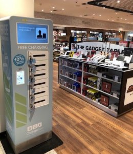 Schiphol Airport ChargeBox lock and Leave while shopping