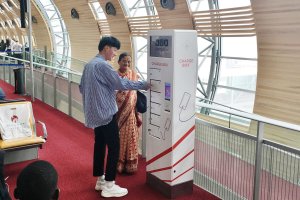 Paris Aeroport Lock and Shop device charging Case Study